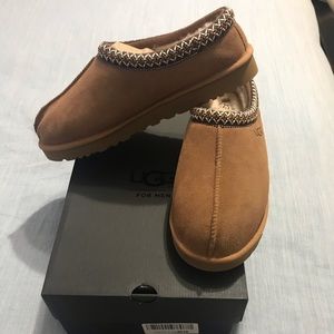 Men’s ugg slippers brand new